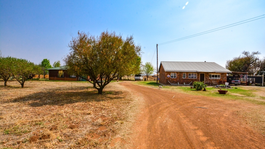 3 Bedroom Property for Sale in Potchefstroom Rural North West